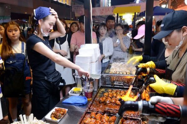 去日本旅行时 当地人为何一眼认出中国人? 每个开云手机版登录都在重视发展旅游业