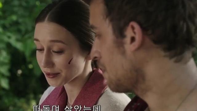出生就被抛弃的“蓝眼睛”中国女孩,被美国人收养后,改变了人生 就觉得真是太可怕了