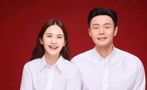 嫁给了一个内地明星李荣浩