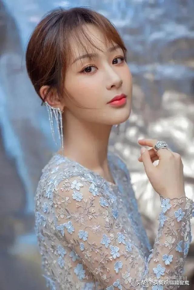生活中怎样的美女才能被称为「大」美女? 身材匀称