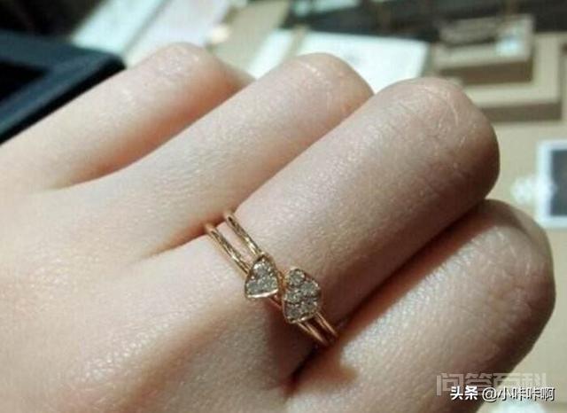 女的戒指带中指含义
