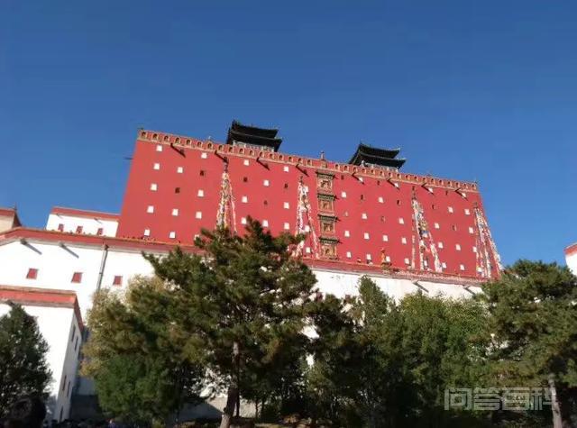 普乐寺的建筑为汉藏结合式