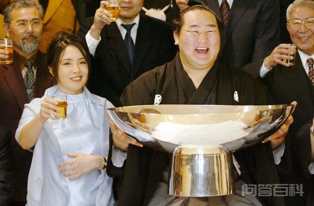 同题参见典型的白富美