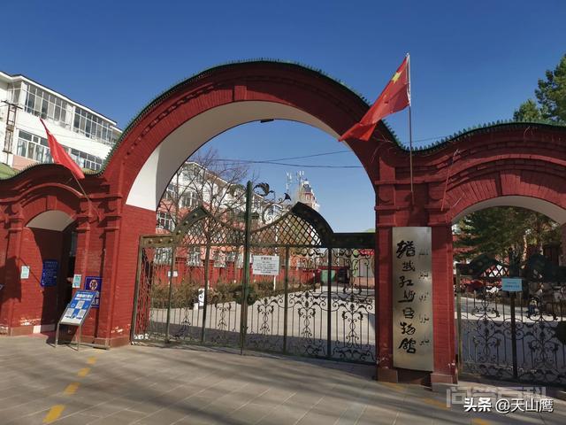 从鸭绿江边沿中俄
