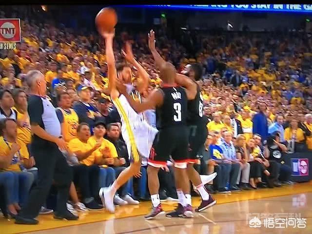 勇士队在G5中以104-99险胜火箭