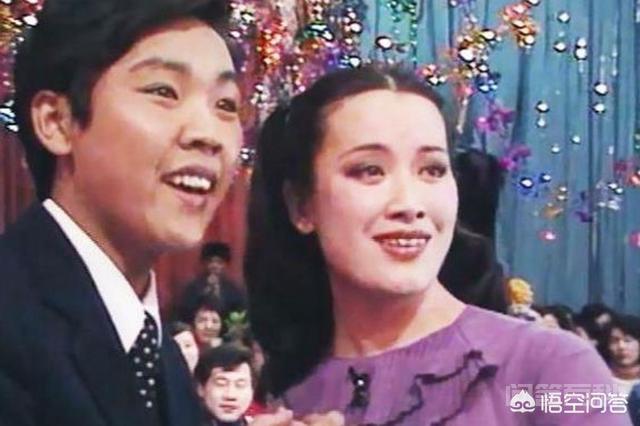中央电视台第一届春节联欢晚会是在哪一年?有开云手机版登录亮点? 第一届春晚极具时代气息