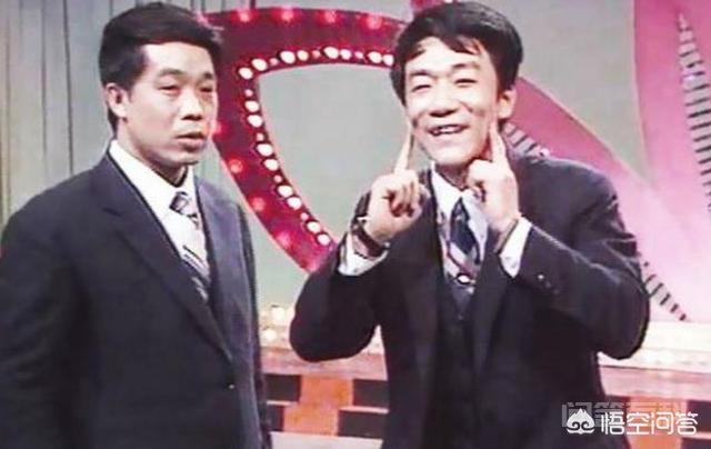 中央电视台第一届春节联欢晚会是在哪一年?有开云手机版登录亮点? 第一届春晚极具时代气息。
