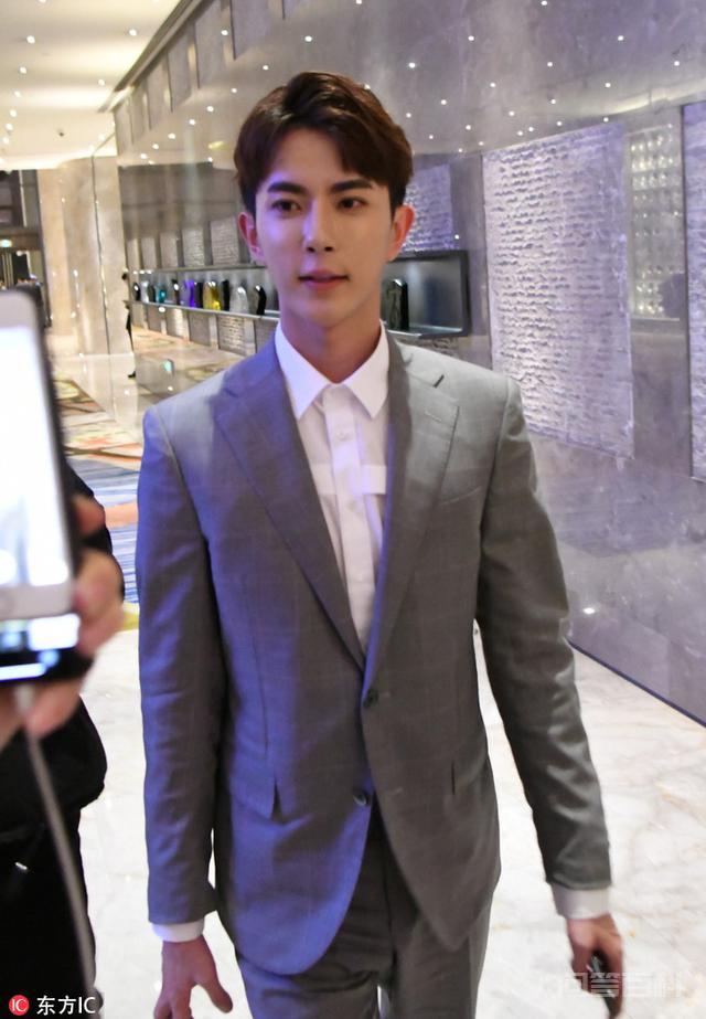 唱火《董小姐》的左立结婚了,那些13年的快男如今都怎么样了? 居来提等13年快男成员将担任伴郎团