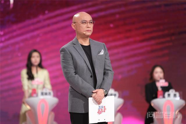 面对困境永远报之以微笑《非诚勿扰》励志男嘉宾等候“咖啡情缘” 他没有抱怨沮丧