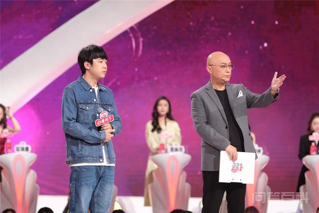 面对困境永远报之以微笑《非诚勿扰》励志男嘉宾等候“咖啡情缘” 而是用微笑和拼搏去面对生活的考验