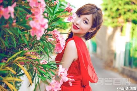 现在为何遍地是中小学辅导班? 而围绕着两个行业巨头