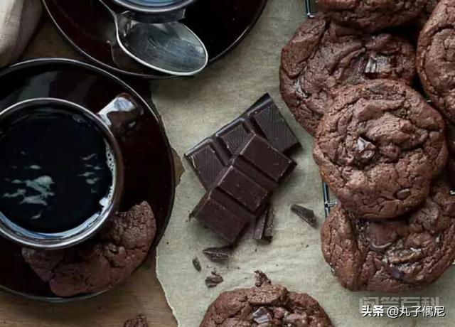 每天只吃黑巧克力能减肥吗? 在这100克重量中