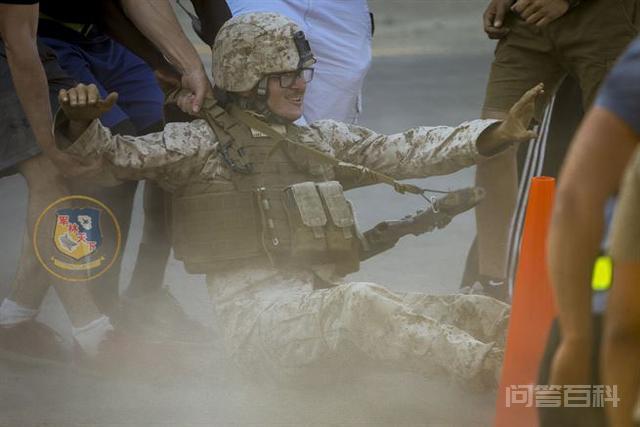 美军战术代号太多你都懂吗?大兵抬担架运送平民这是啥课目? 如果你看到美国大兵在训练场上用担架运