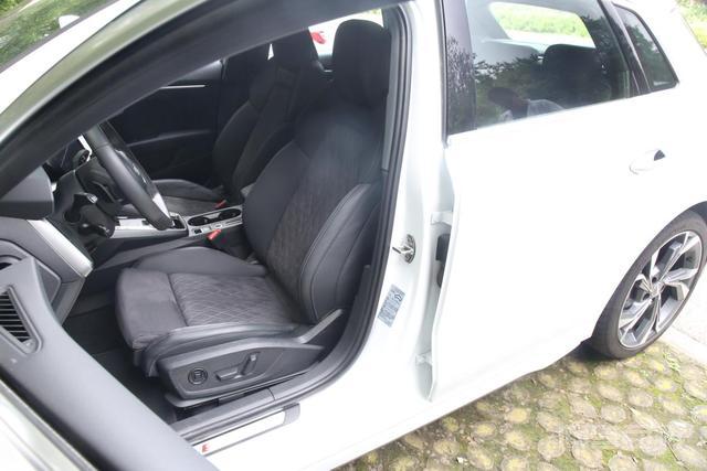 入门车型能否称得上“豪华”?试驾:奥迪A3 Sportback 油门响应速度以及变速箱的反应都很快