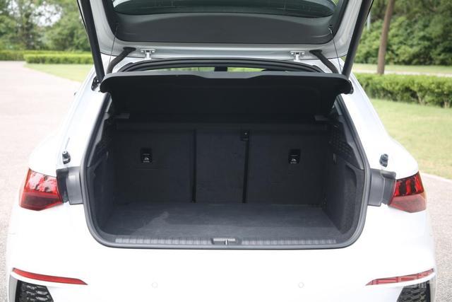 入门车型能否称得上“豪华”?试驾:奥迪A3 Sportback A3 Sportback有着偏向于运