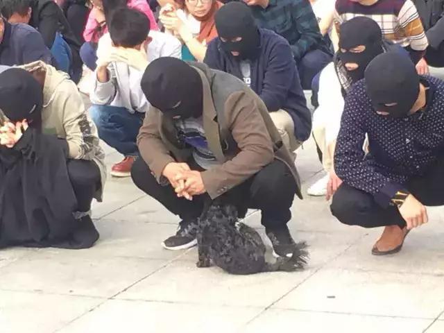 当然是喜大普奔（喜形于色
