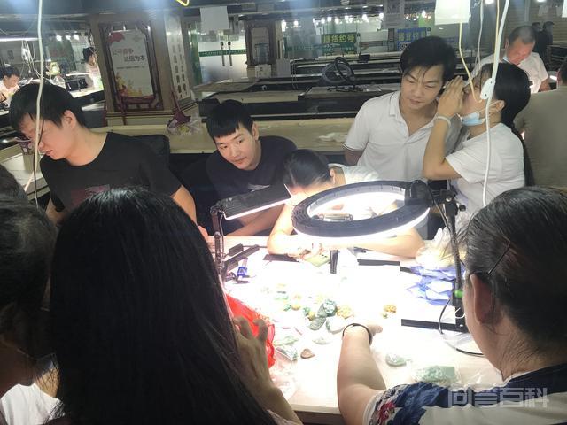 翡翠应该怎么买? 翡翠应该多看少买