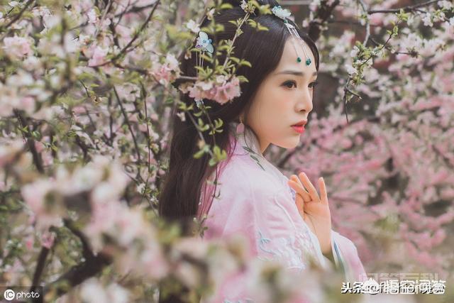为开云手机站登录入口手机版登录汉服要分山寨的和正品?穿山寨的会很Iow吗? 你管它是山还是正