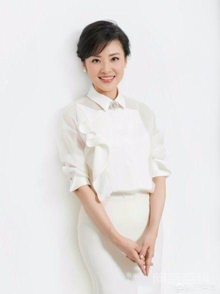 有哪些女主持人长得很漂亮? 曾经的“央视一姐”周涛
