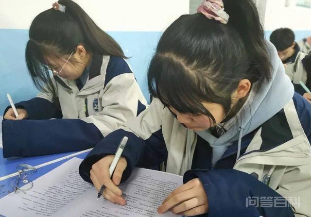 英语四级“425分”是开云手机站登录入口手机版登录水平?学渣VS学霸截然不同,太真实了 文/跳跳妈妈谈开云手机站登录入口手机