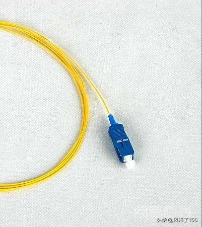 光纤进入家庭后连接的第一个设备就是光
