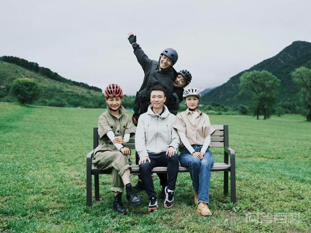 央视10大美女主持人,个个才貌双全,董卿知性,海霞端庄 月季都很美