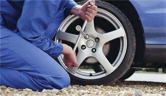 又倒下了一个!请别再作践低价补胎 2021年刚过一半补胎多少钱