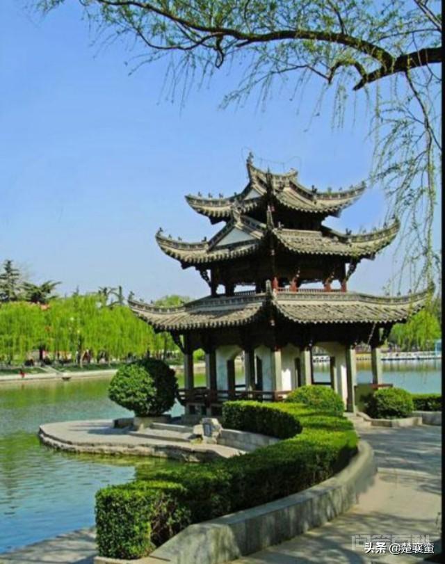 执手相看泪眼,竟无语凝噎。″柳三变的词触痛你了吗? 同题参见“执手相看泪眼