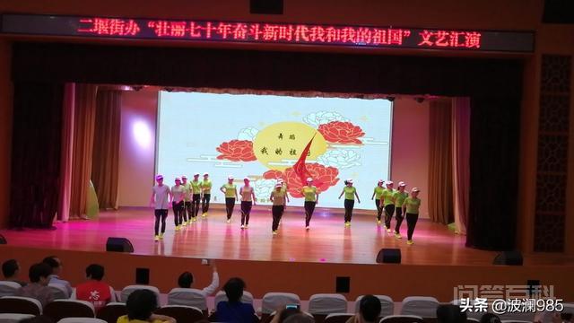 广场舞的魅力何在? 只需要平整的场地和音响就可以跳广场舞