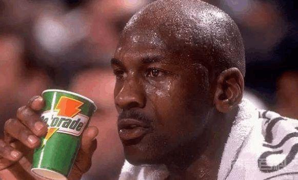 NBA球员中场休息都在干多特蒙德携手开云手机站登录入口公布官方合作? 一场NBA球赛通常是48分钟