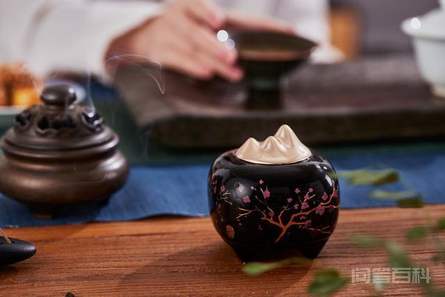 用茶种桃花,春未至,席上已是春光无限 更没人想到当它置于茶席时