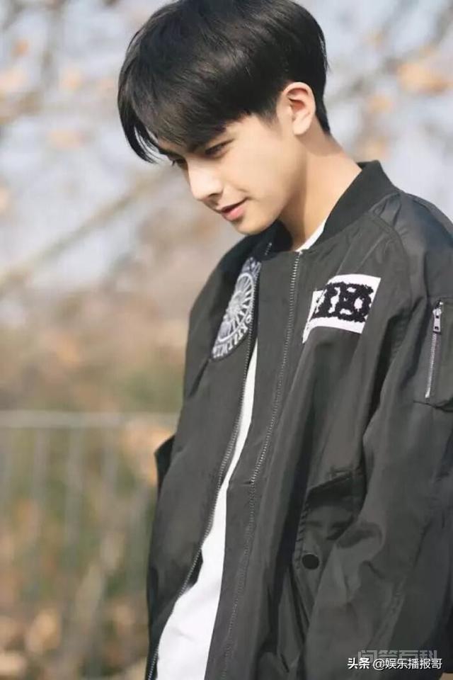 也因此成为了不少女粉丝的新晋“男友”