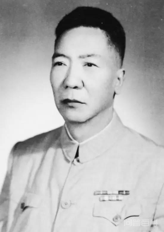 其中八路军和新四军的最高军衔均为元帅