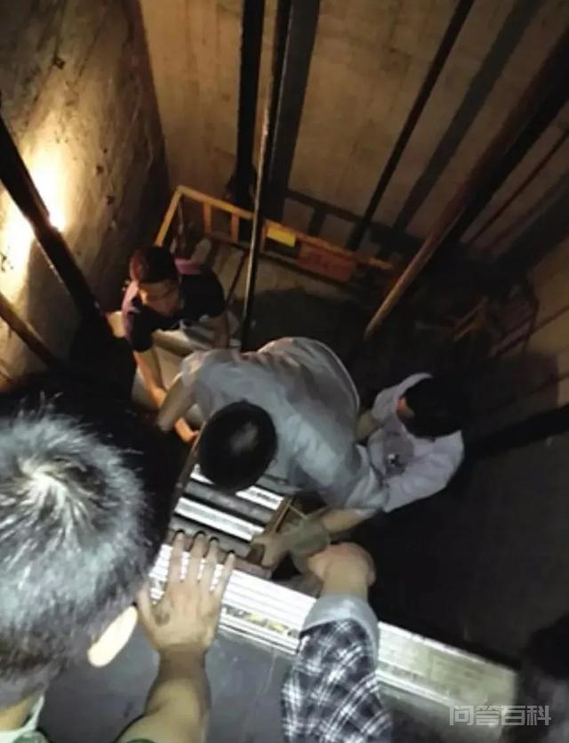 湛江,深圳,长沙等地电梯冲顶事故频发,乘坐电梯如何保证安全? 同题参见