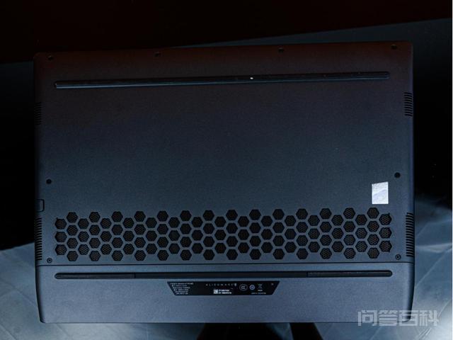 锐龙6900HX加持,生来强悍——Alienware M17 R5 USB 3.2 Gen2 Type-