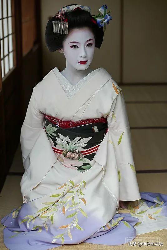 如何理解孔子说的“ 唯女子与小人为难养也,近之则不逊,远之则怨”? 再怎么解释也跑不出这黑纸白字的记录