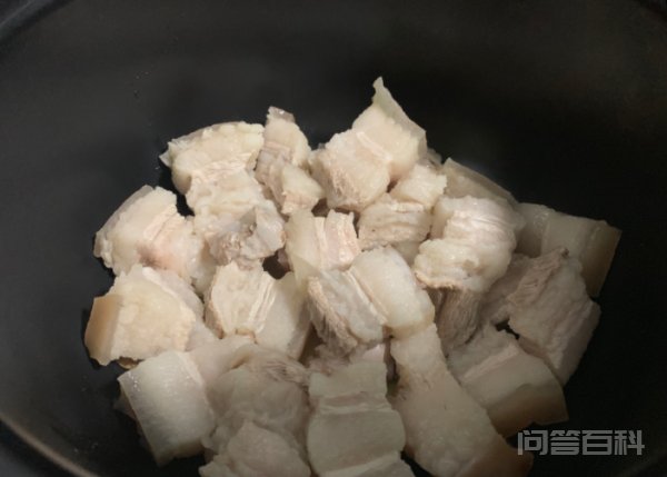 炒糖色 同题参见电饭煲可以做红烧肉