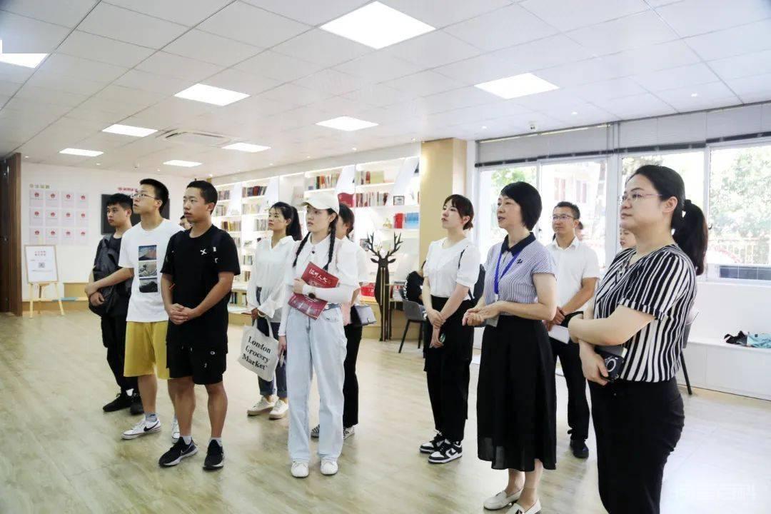 让青年朋友零距离感受“身边的民主”
