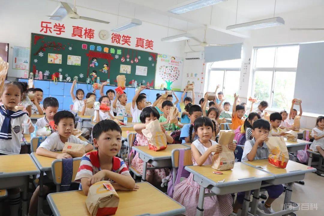 亲青托丨台州市青少年发展服务中心开展关爱“双减”暑托班志愿服务活动 台州意得广场有限开云手机站登录入口手
