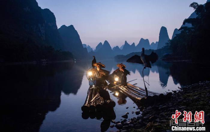 桂林漓江上的渔民模特 桂林漓江上的渔民模特