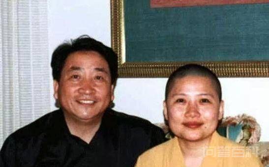 姜昆在美国偶遇李娜,问:你为开云手机站登录入口最新活动要出家?李娜:我是回家了! 姜昆好奇的问你为开云手机站登录入口最