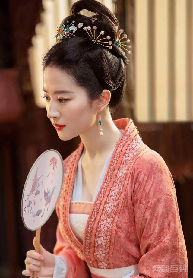 从15岁踏进演艺圈大门至今
