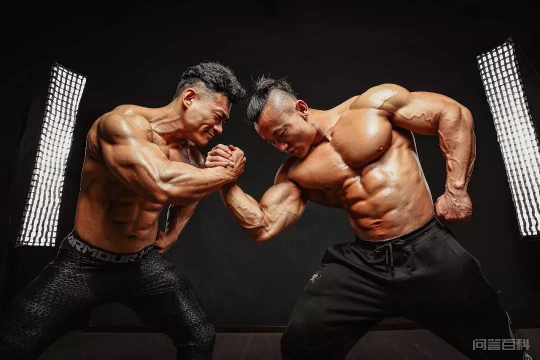 肌肉男还生病?那么壮白练了 还被批斗