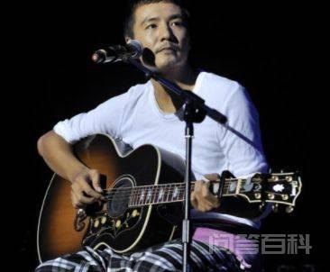 高晓松落魄时向朴树借15万,他回了2个字,让高晓松记了十几年 像是生活中急需用钱