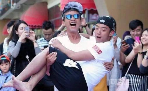 杨丞琳在线恭喜魏晨郑恺,简短文案让人误会,邓超祝福被网友打脸 杨丞琳在线恭喜魏晨和郑恺结婚