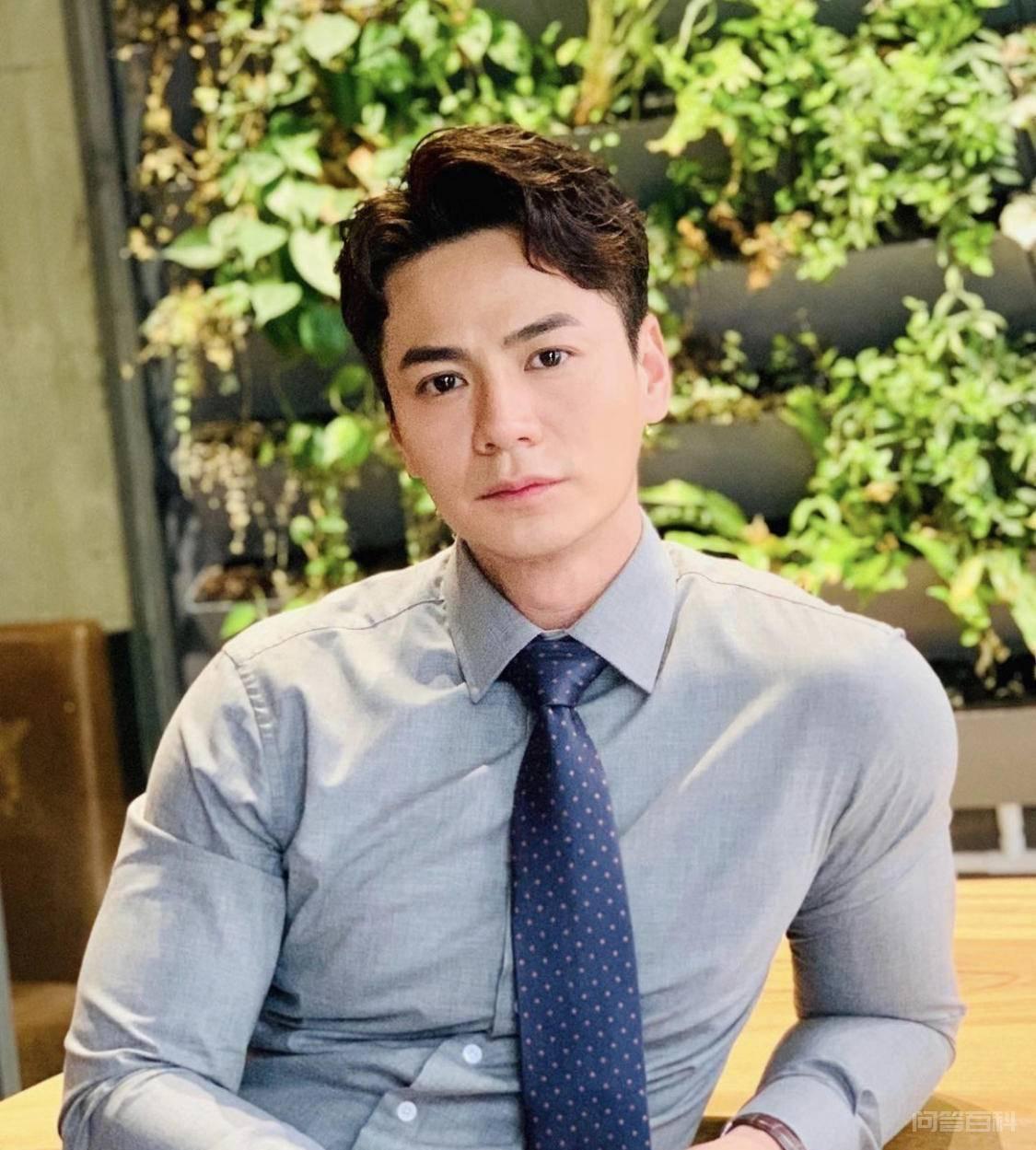 罗仲谦杨怡双双改名,网友:绕口又难记,罗仲谦解释为了家人健康 同题参见