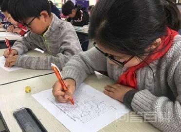 咔~哒~圆珠笔为啥按一下出「两」声? 审核专家
