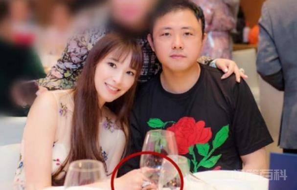 即便没有进入豪门,但吴佩慈的架势已经“赢”了! 同题参见如果没有爱