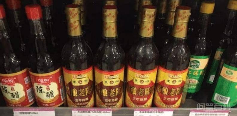 买醋时,先别看价钱贵贱,只要瓶子上有这串“符号”,都是勾兑醋 醋成为生活中的必需配料