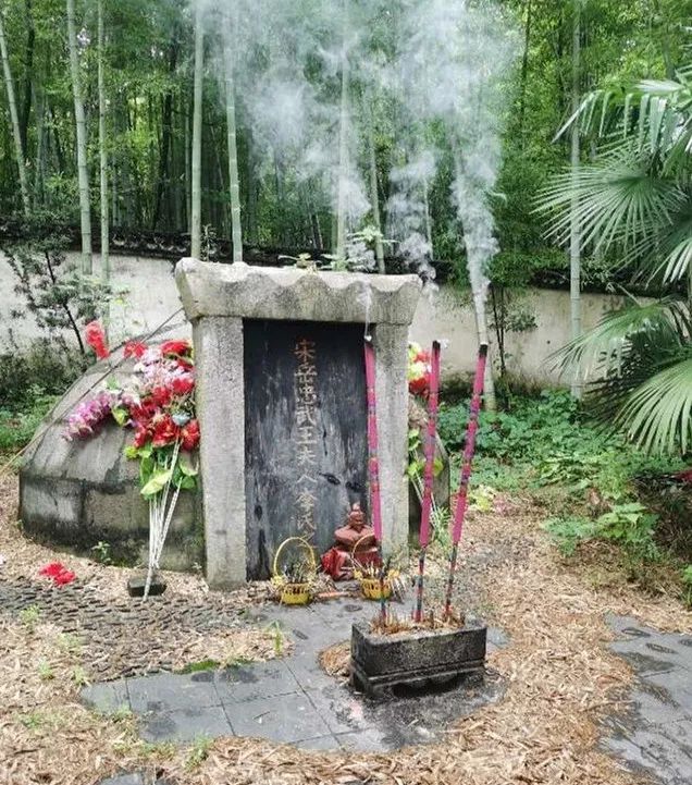 分别前往九江市柴桑区(原九江县)庐山